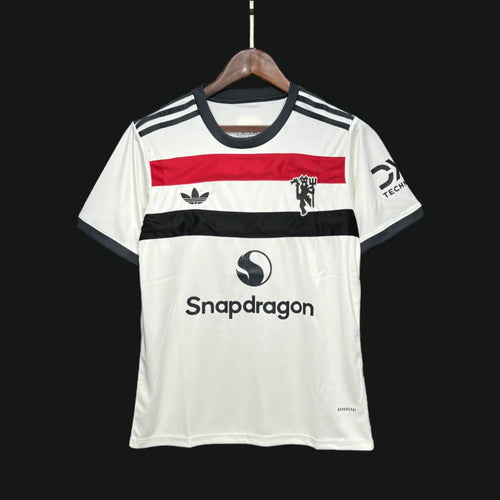 Camiseta de la tercera equipación del Manchester United 24/25